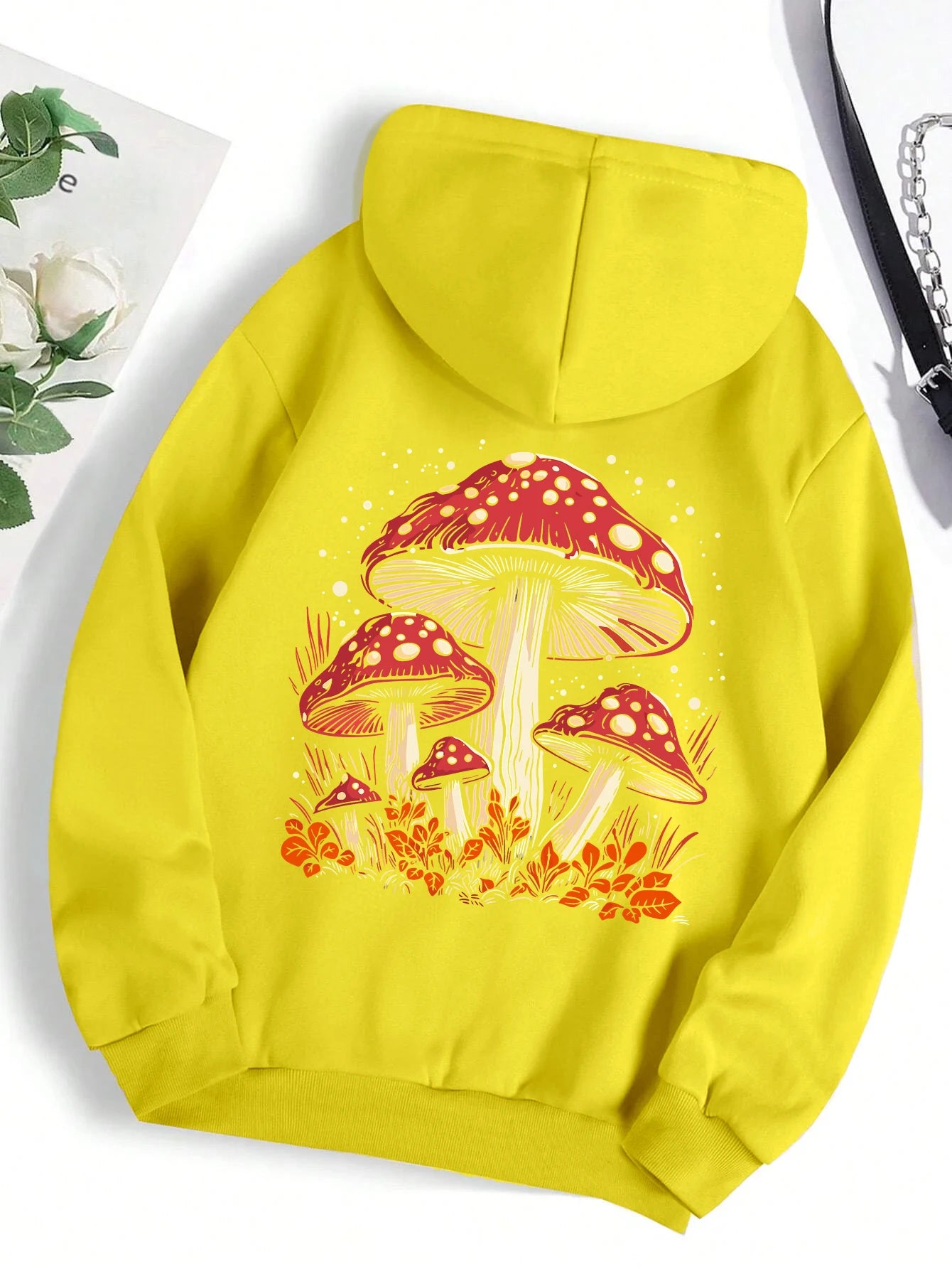 Sudadera con capucha con estampado de setas rojas