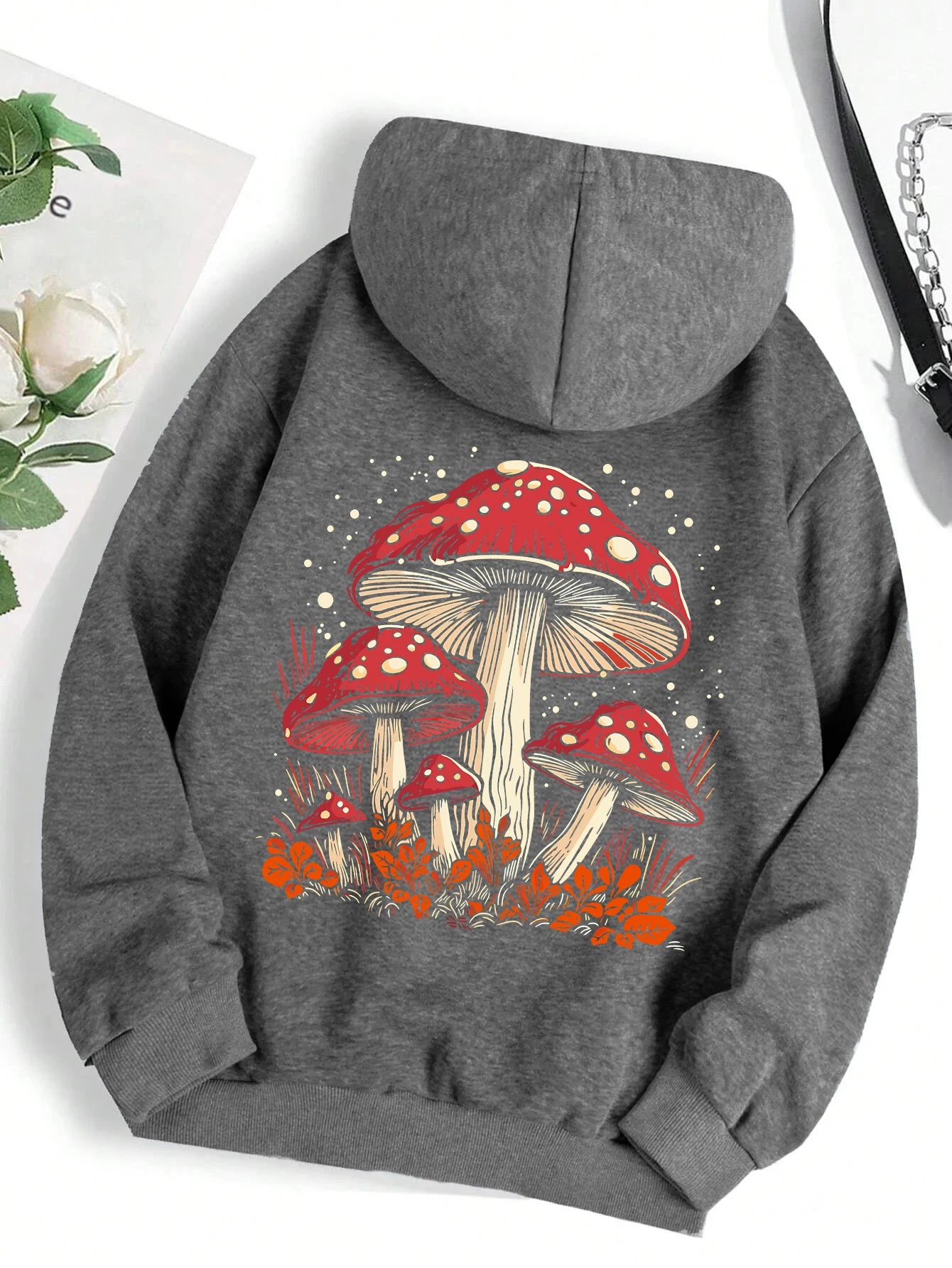 Sudadera con capucha con estampado de setas rojas