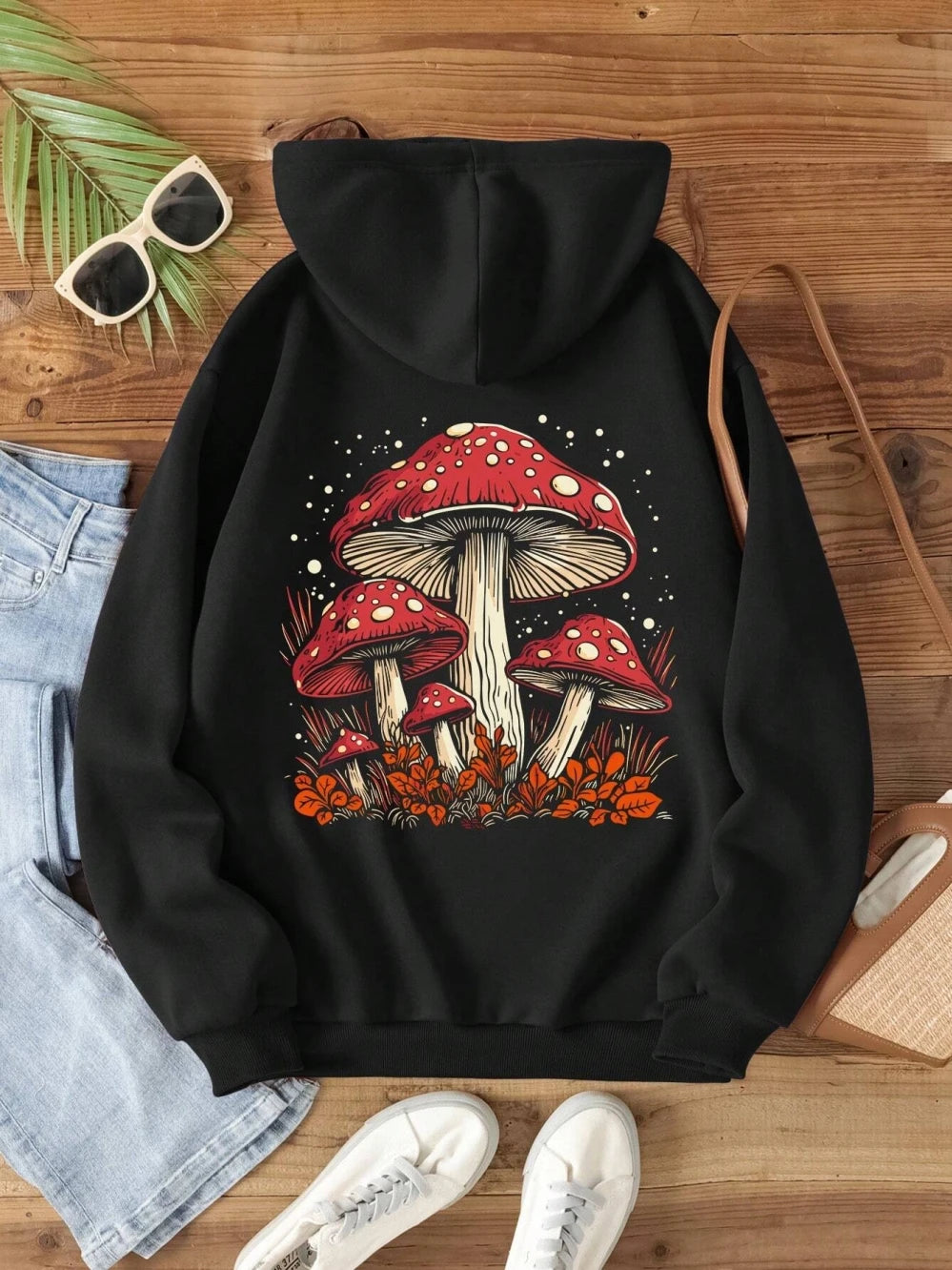 Sudadera con capucha con estampado de setas rojas