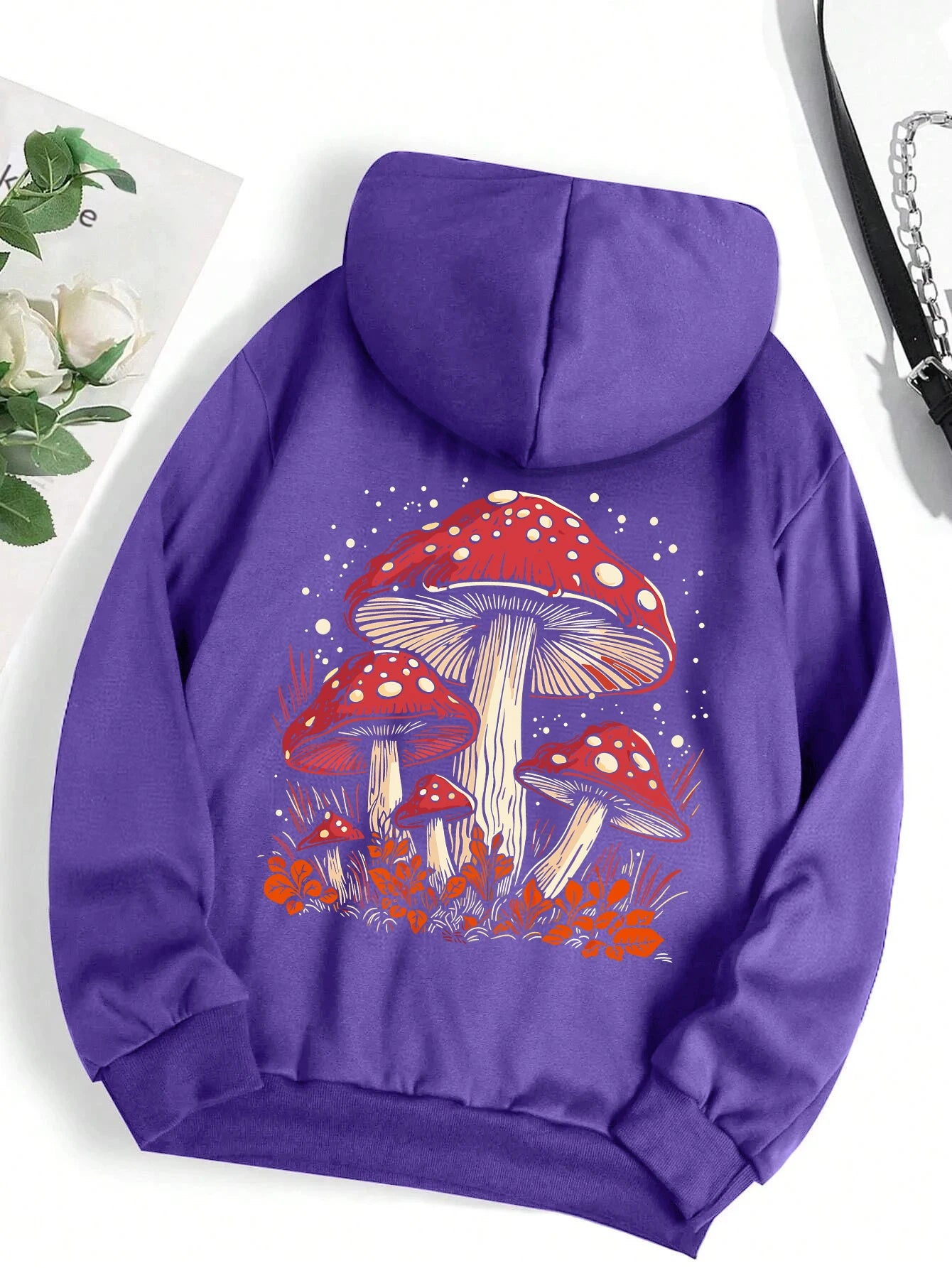 Sudadera con capucha con estampado de setas rojas